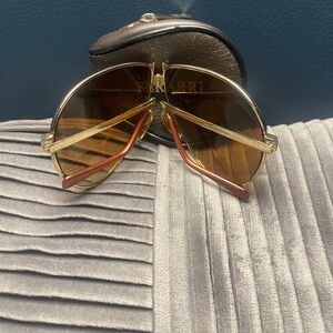 Old school Ferrari foldable sunglasses